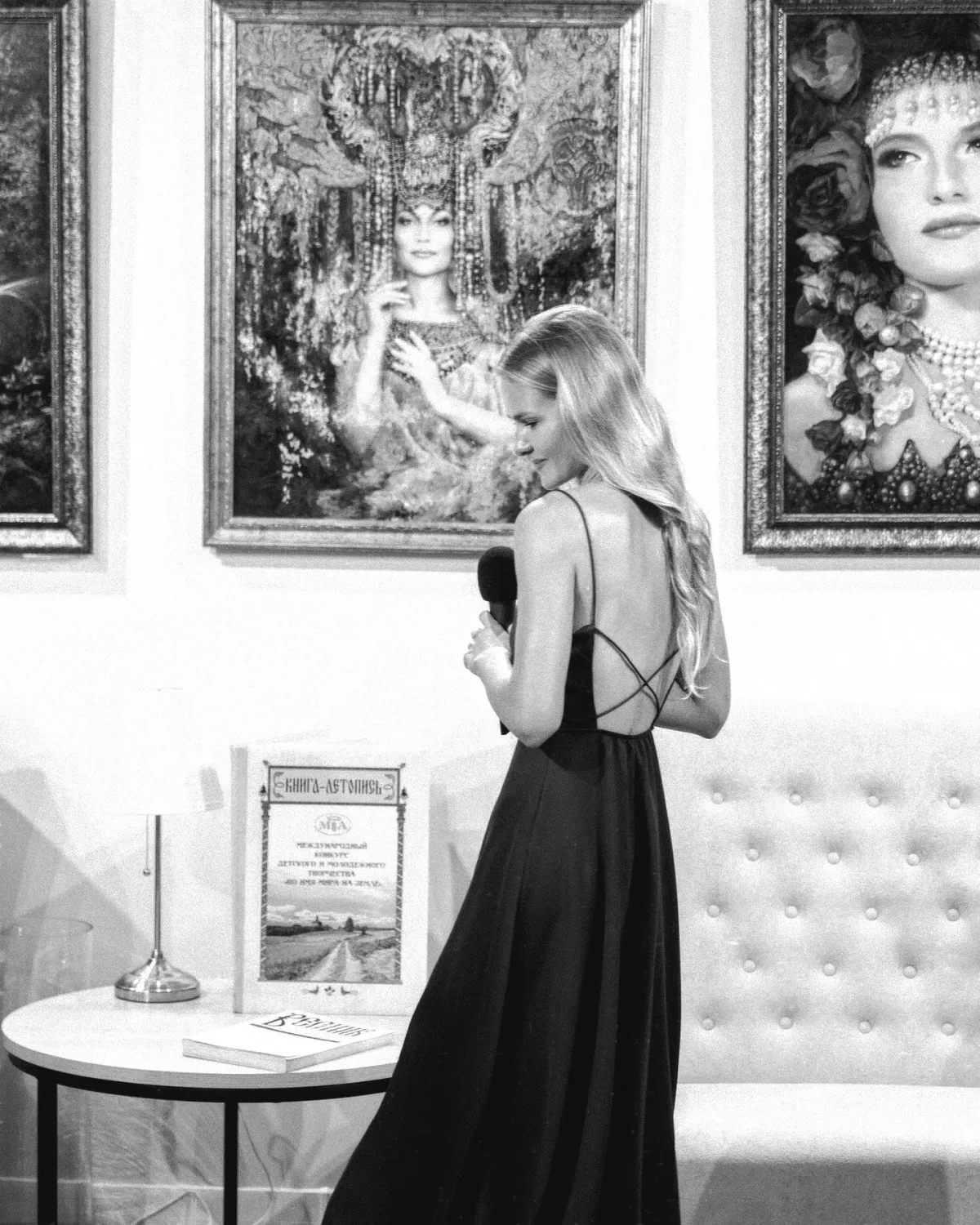 Marina Malina singing at a formal seasonal gathering